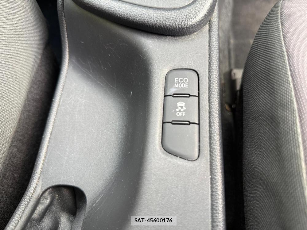 Toyota YARIS 2020-09 1797343-27