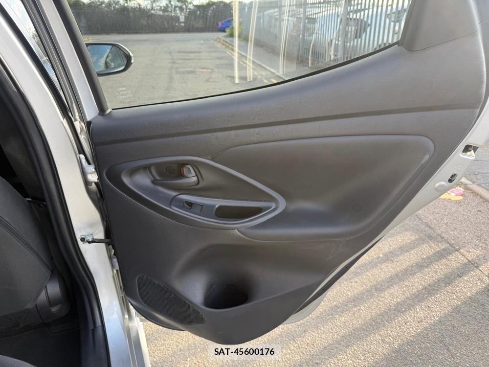 Toyota YARIS 2020-09 1797343-33