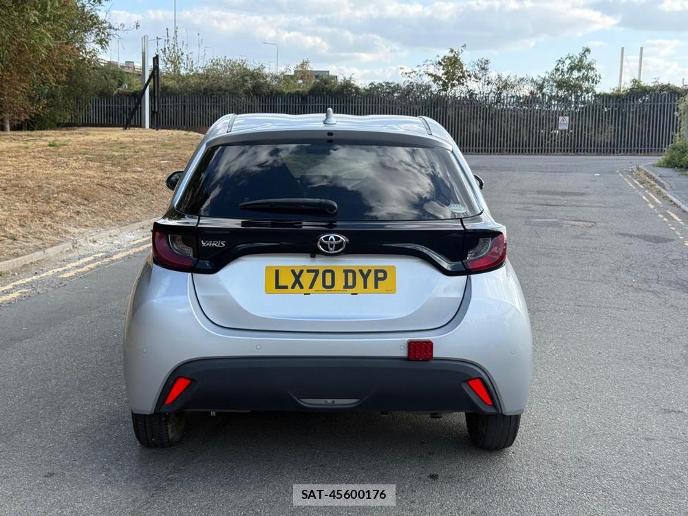 Toyota YARIS 2020-09 1797343-3