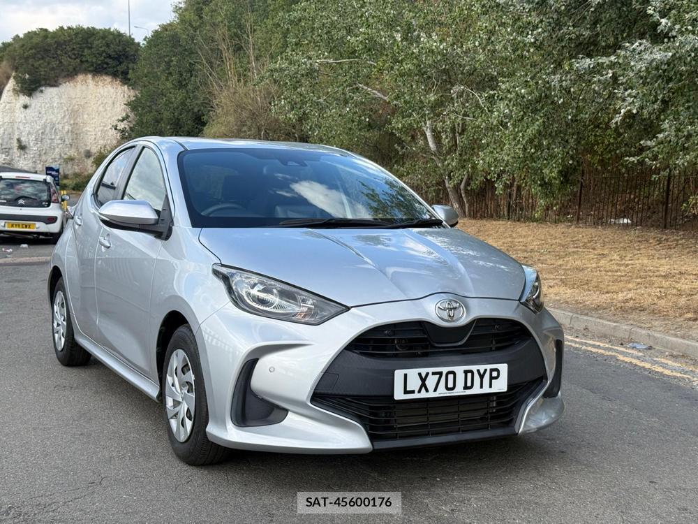 Toyota YARIS 2020-09 1797343-6