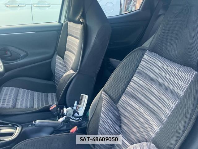 Toyota YARIS 2022-02 8629989-9