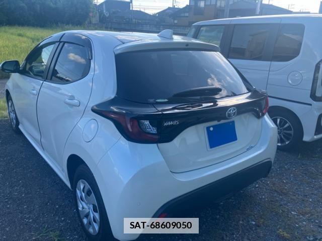 Toyota YARIS 2022-02 8629989-5