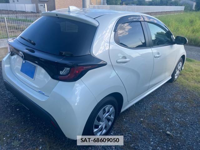 Toyota YARIS 2022-02 8629989-6
