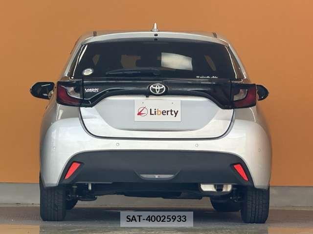 Toyota YARIS 2021-05 8629998-16