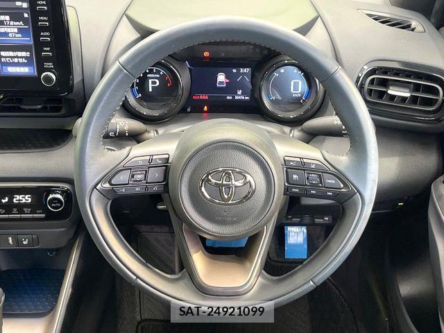 Toyota YARIS 2020-05 8629993-10