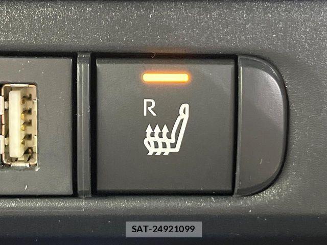 Toyota YARIS 2020-05 8629993-5