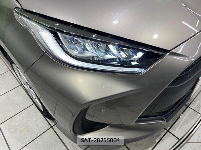Toyota YARIS 2023-06 8629987-11