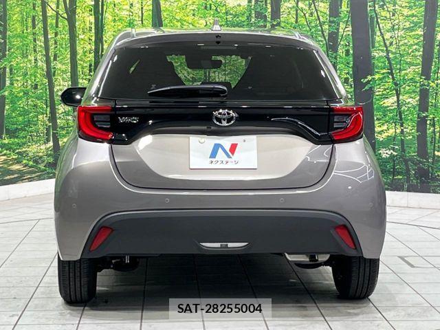 Toyota YARIS 2023-06 8629987-14