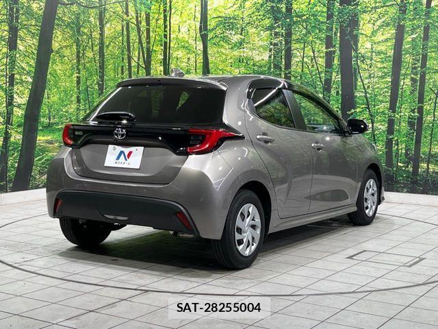 Toyota YARIS 2023-06 8629987-16