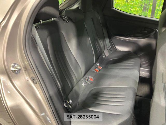 Toyota YARIS 2023-06 8629987-8