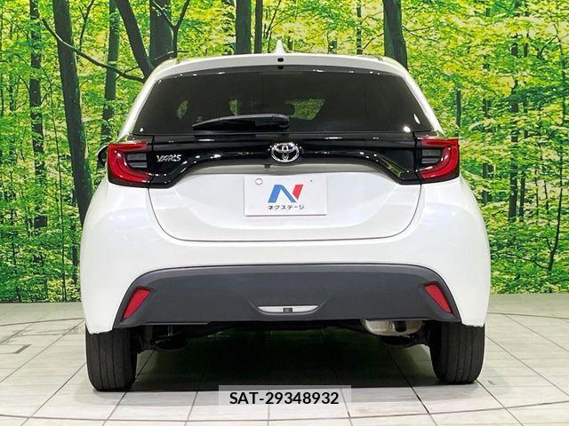 Toyota YARIS 2021-12 8630001-14