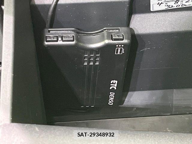 Toyota YARIS 2021-12 8630001-5