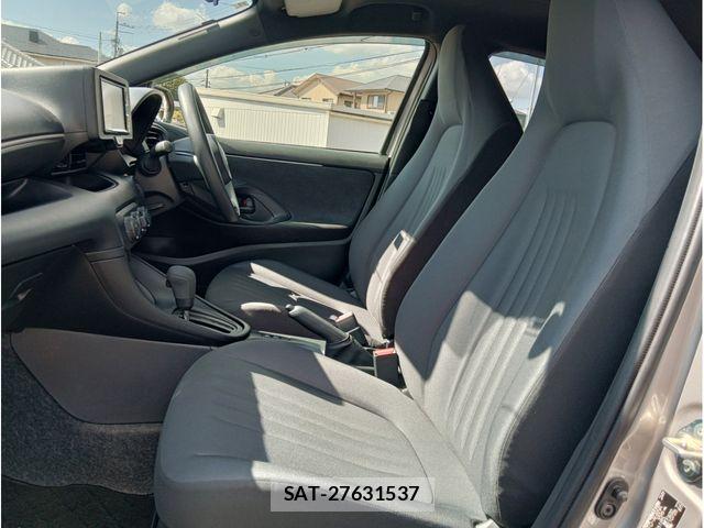 Toyota YARIS 2025-11 8629990-9