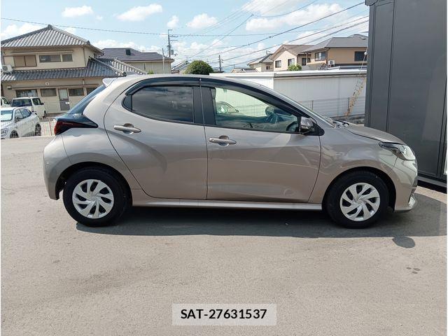 Toyota YARIS 2025-11 8629990-3
