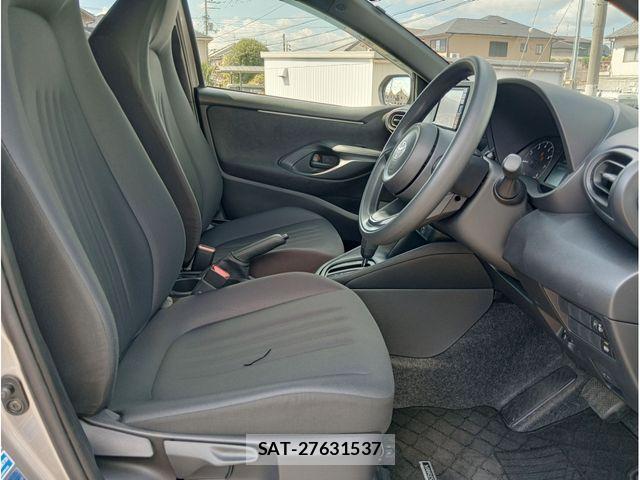 Toyota YARIS 2025-11 8629990-8