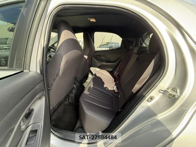 Toyota YARIS 2024-08 8629999-10
