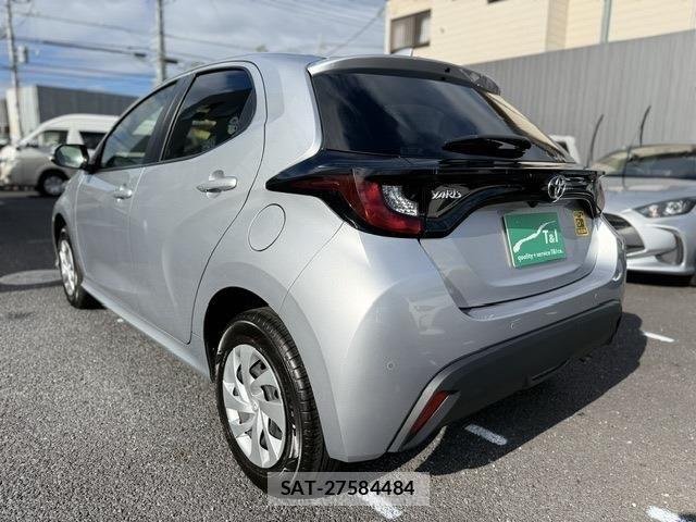 Toyota YARIS 2024-08 8629999-12