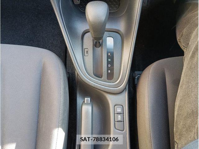 Toyota YARIS 2021-08 8662638-14