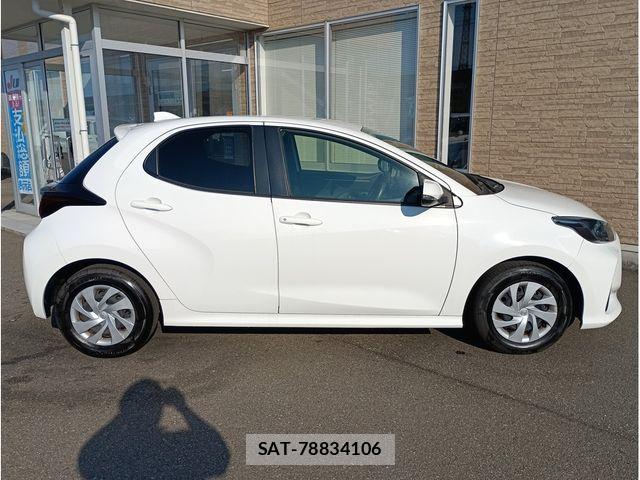 Toyota YARIS 2021-08 8662638-2