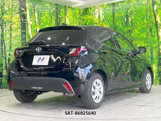 Toyota YARIS 2023-03 8667213-16