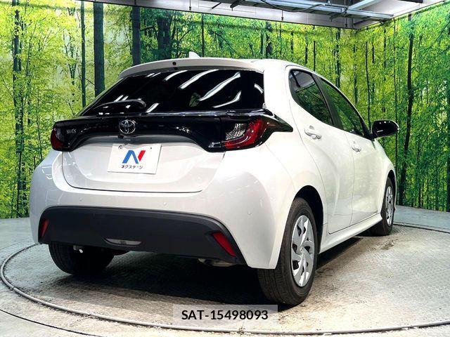 Toyota YARIS 2024-07 8662634-16