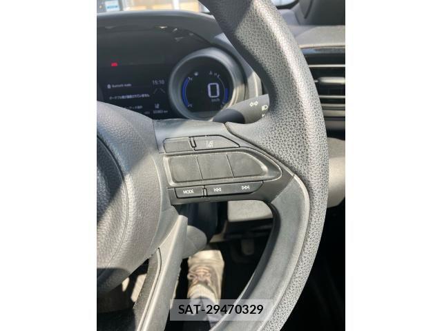Toyota YARIS 2020-10 8662635-13