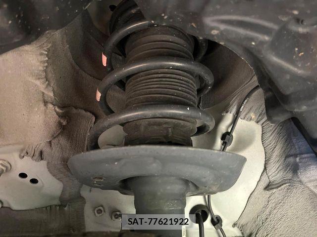 Toyota YARIS 2021-08 8687008-18