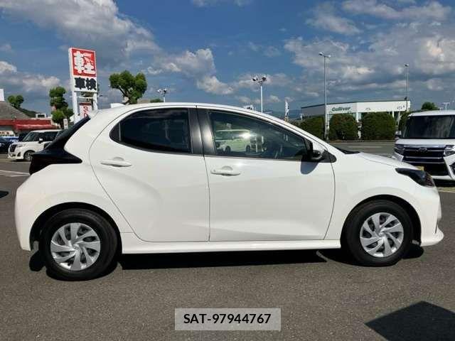 Toyota YARIS 2021-07 8687006-14