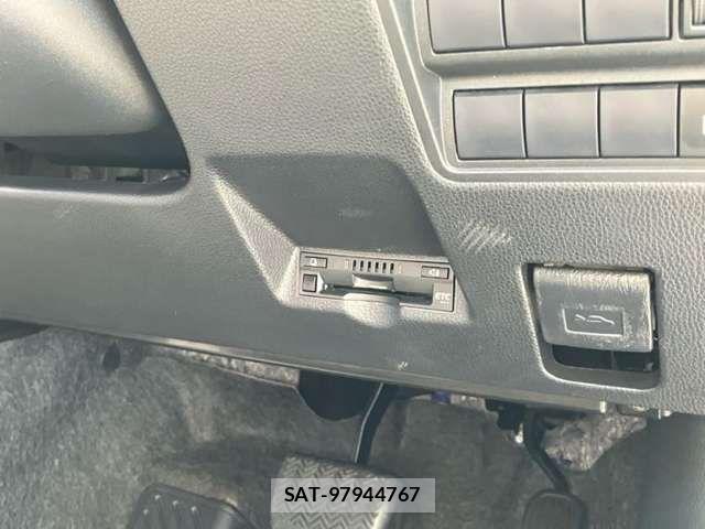Toyota YARIS 2021-07 8687006-5