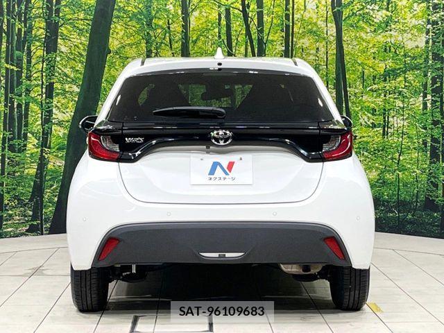 Toyota YARIS 2021-08 8687007-14