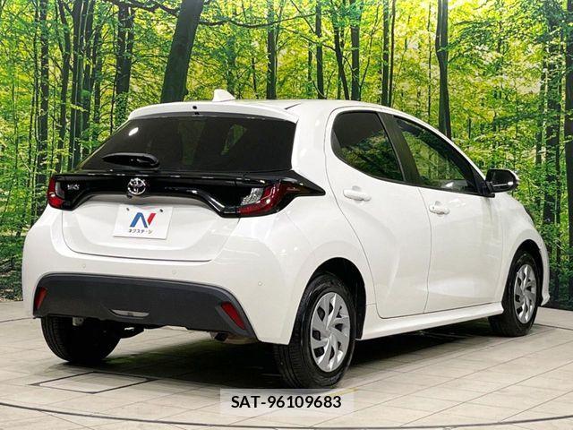 Toyota YARIS 2021-08 8687007-16