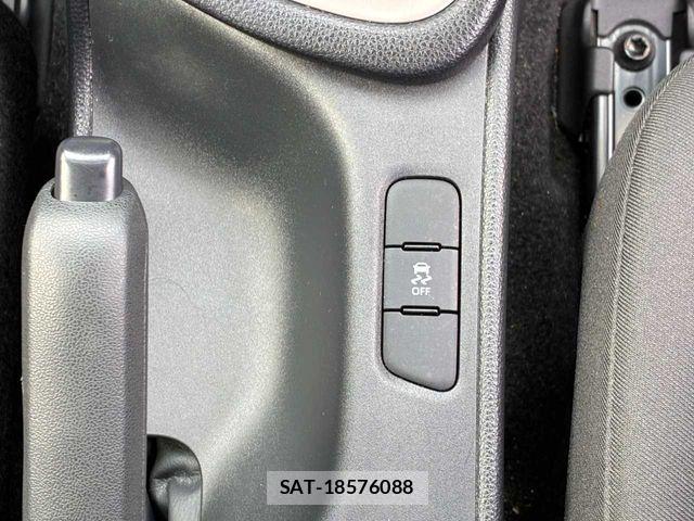 Toyota YARIS 2020-05 8687001-18