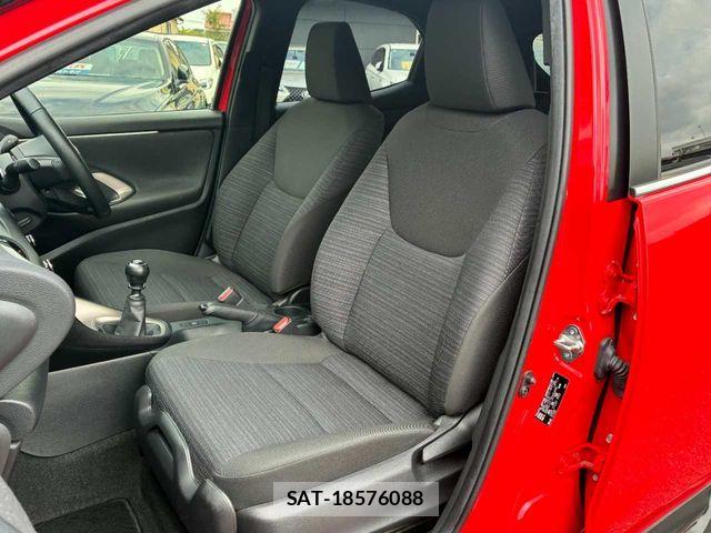 Toyota YARIS 2020-05 8687001-29