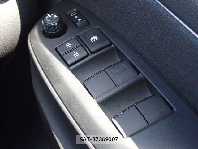 Toyota YARIS 2021-07 8747085-14