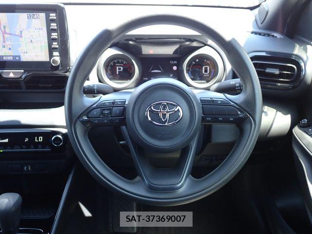 Toyota YARIS 2021-07 8747085-4