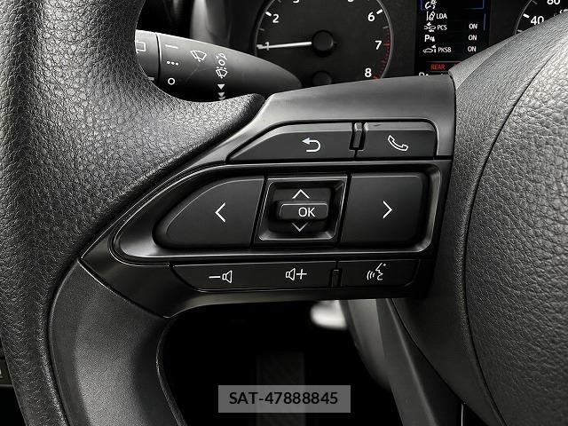 Toyota YARIS 2022-03 8747086-12