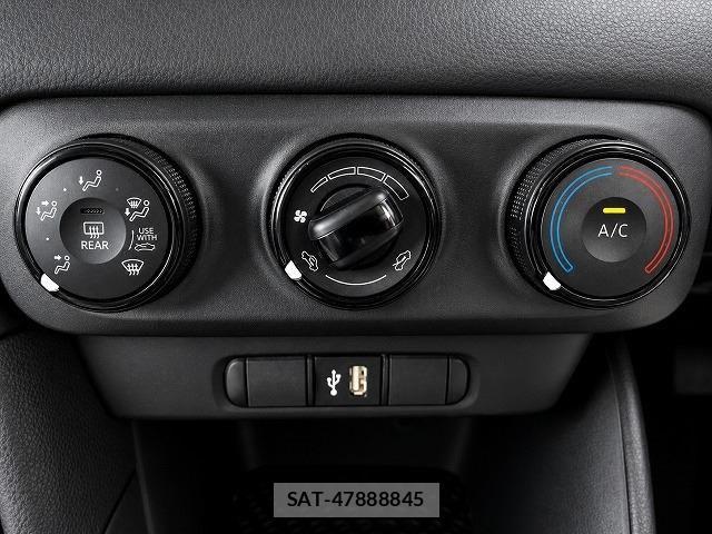 Toyota YARIS 2022-03 8747086-13