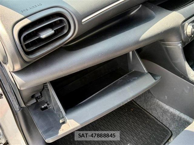 Toyota YARIS 2022-03 8747086-15