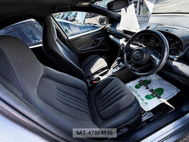 Toyota YARIS 2022-03 8747086-17