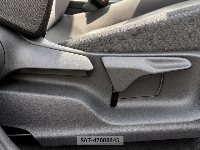 Toyota YARIS 2022-03 8747086-18