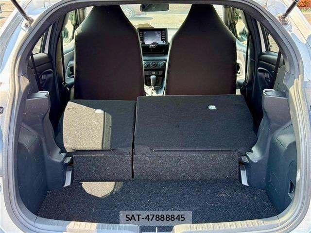 Toyota YARIS 2022-03 8747086-21
