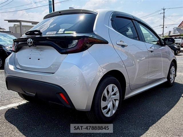 Toyota YARIS 2022-03 8747086-2