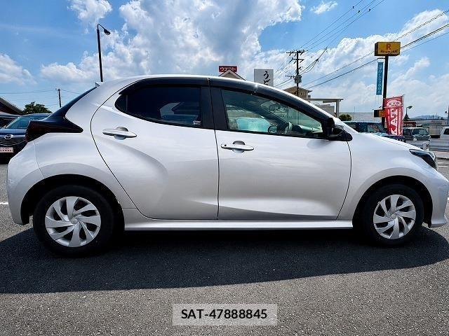 Toyota YARIS 2022-03 8747086-29