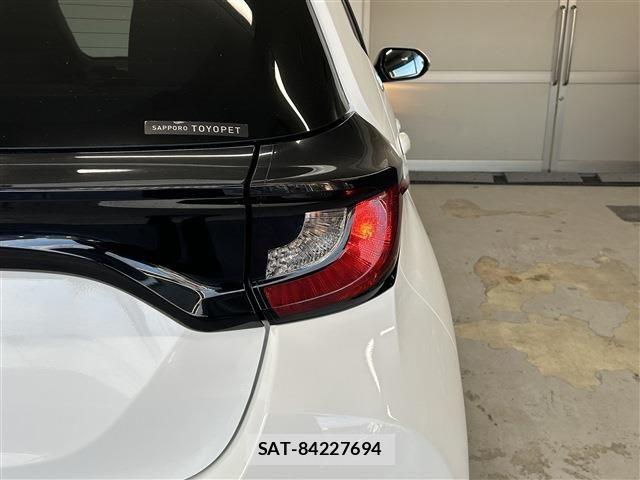Toyota YARIS 2024-08 8747087-9