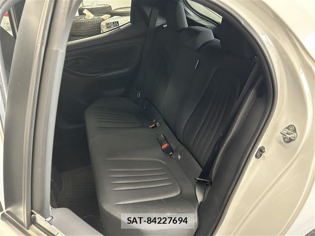 Toyota YARIS 2024-08 8747087-25