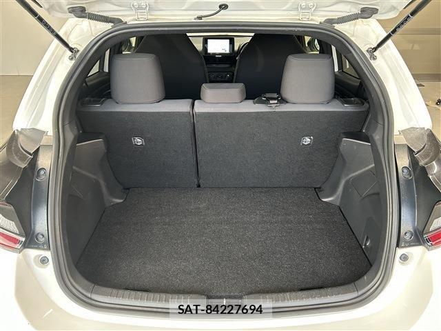Toyota YARIS 2024-08 8747087-26