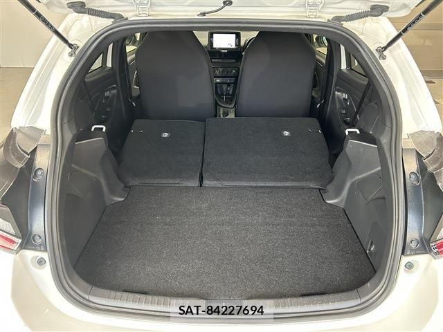 Toyota YARIS 2024-08 8747087-27