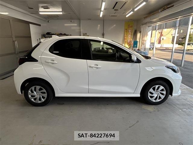 Toyota YARIS 2024-08 8747087-3