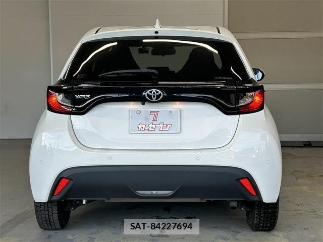 Toyota YARIS 2024-08 8747087-5