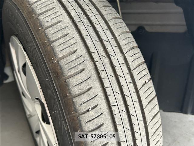 Toyota YARIS 2024-12 8747082-9